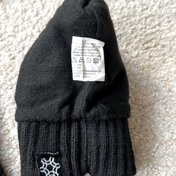 Lined knit gloves and knit hat SUPER FAST SHIPPING - Picture 3 of 3